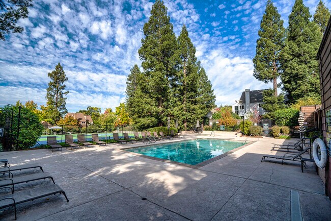 Foto del edificio - 1304 Foothill Dr