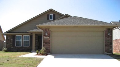 Building Photo - 2808 NW 187th Terrace