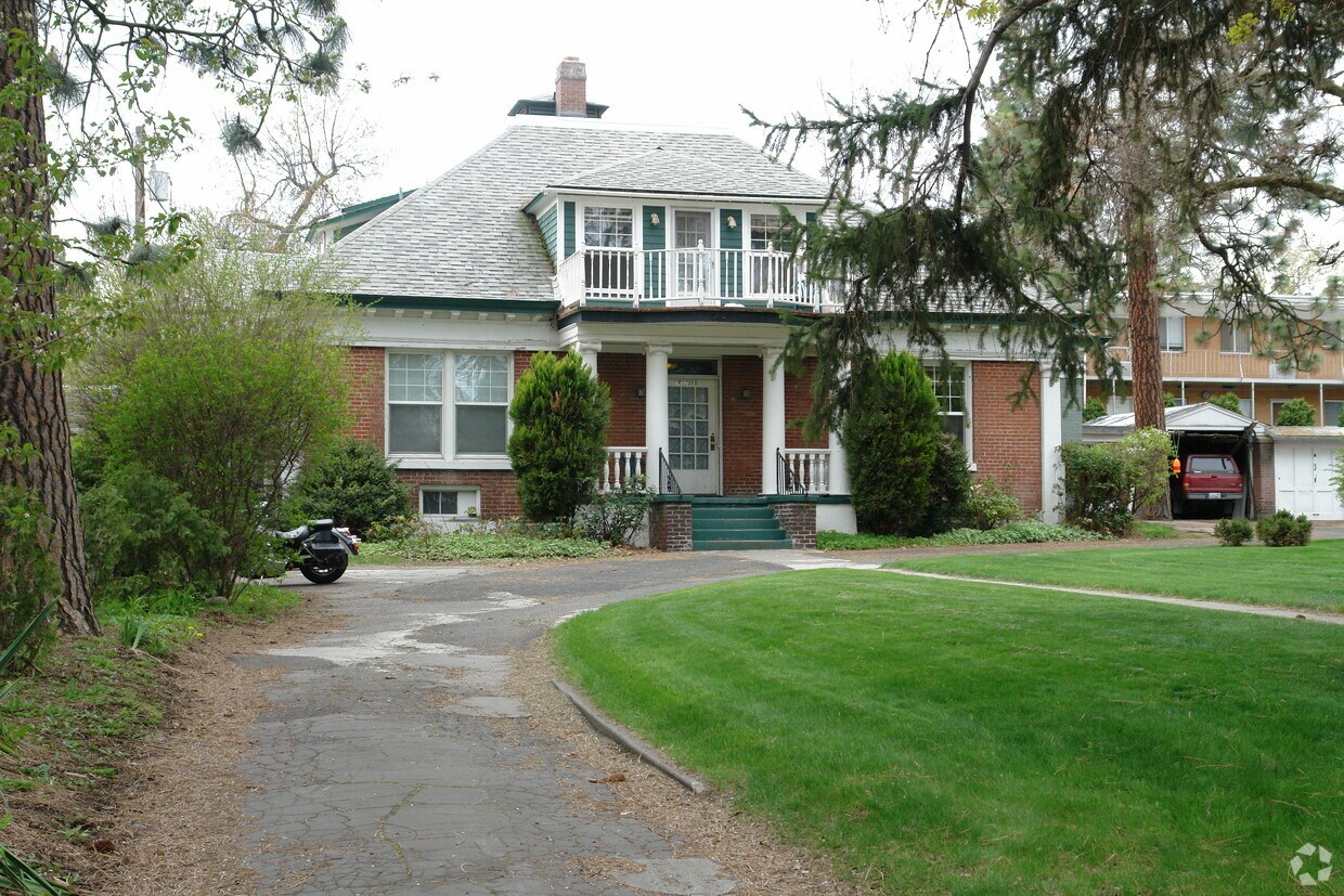 Building Photo - 2115 W 1st Ave