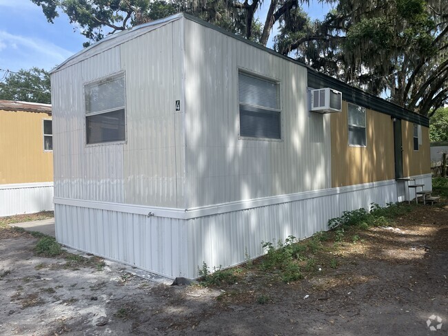 Building Photo - 2503 Tanglewood St