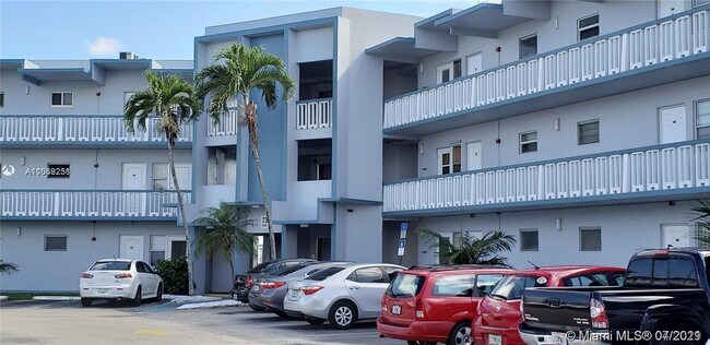 Building Photo - 2300 N Park Rd