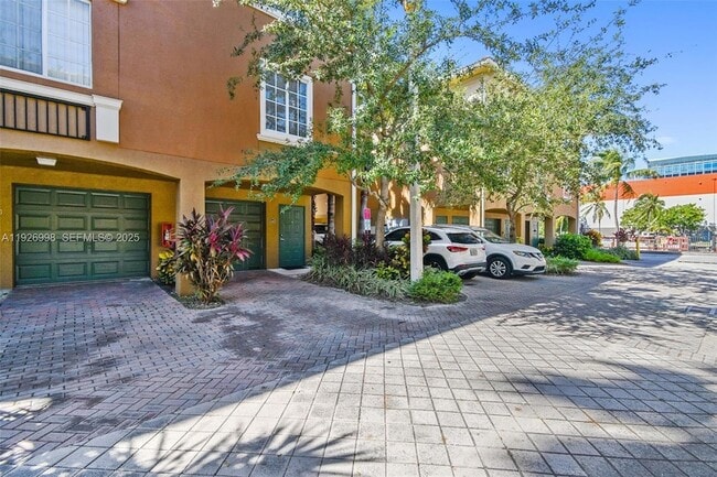 Foto del edificio - 2945 NE 185th St