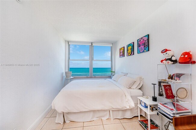 Foto del edificio - 2899 Collins Ave