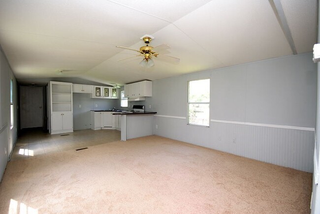 Building Photo - 111 Nancy Drive C Dudley NC 28333