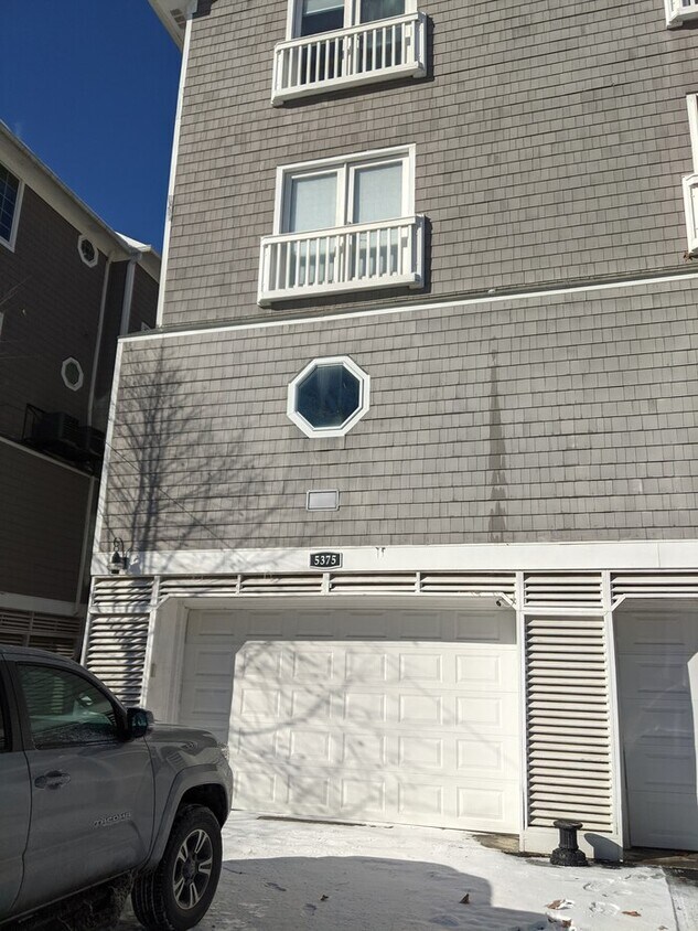 Primary Photo - 3Bed 3Bath in Prospect