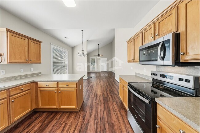 Foto del edificio - 13640 Swinton Rd