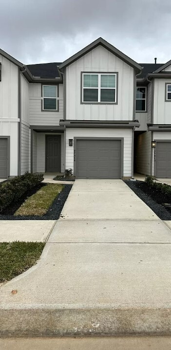 Building Photo - 27814 Western Creek Ct