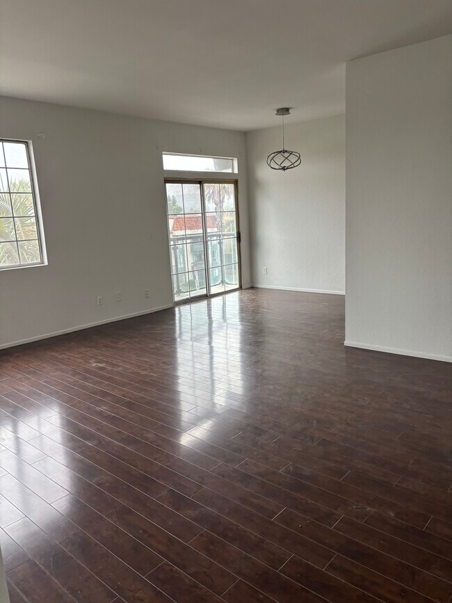 Building Photo - 4441 Woodman Ave