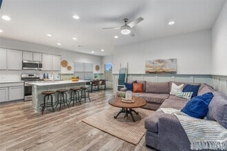Building Photo - 100 Deserti Rd