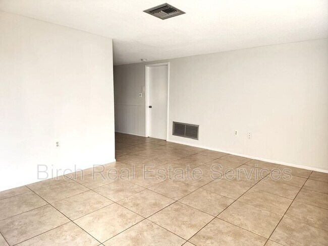 Foto del edificio - 1708 Springdale Dr