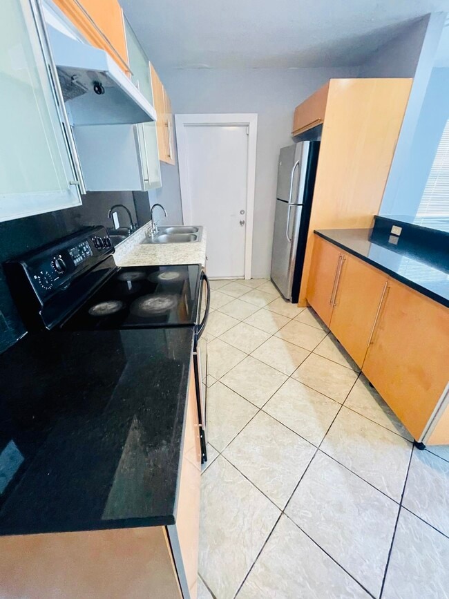 Photo - 996 NW 10th St Townhome