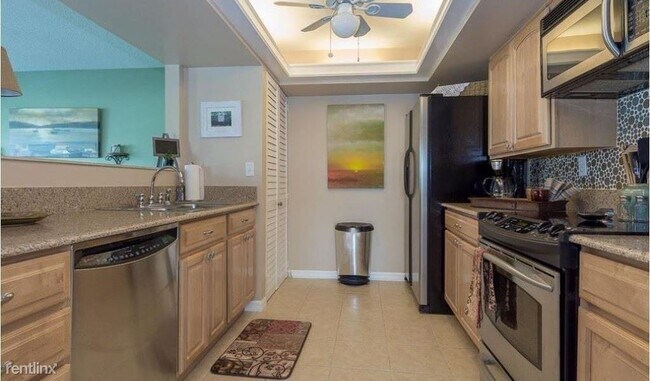 Building Photo - 1616 Ocean Dr