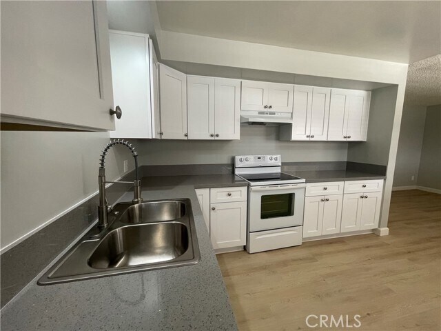 Building Photo - 8364 Nuevo Ave