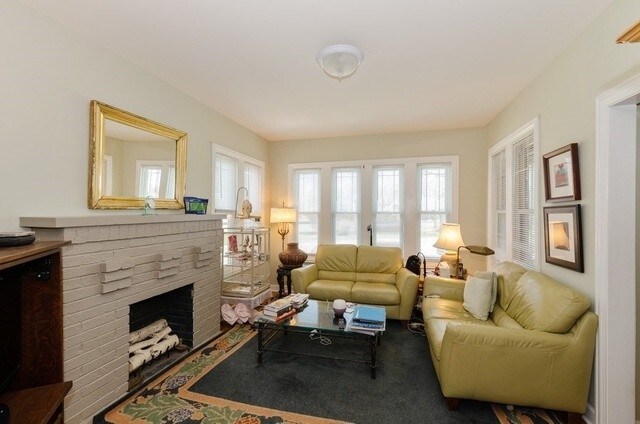 Foto del edificio - 927 Green Bay Rd