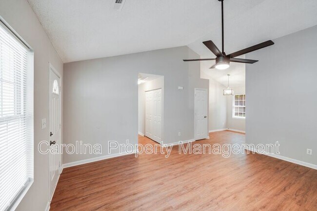 Foto del edificio - 2232 Blue Hampton Ln