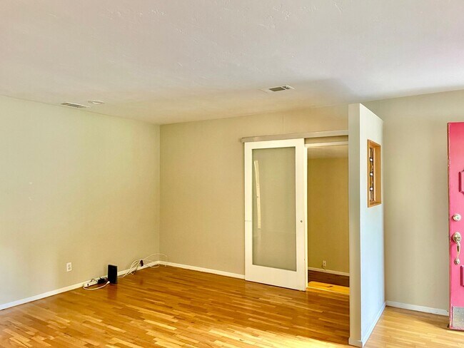 Building Photo - 3275 Ibis St