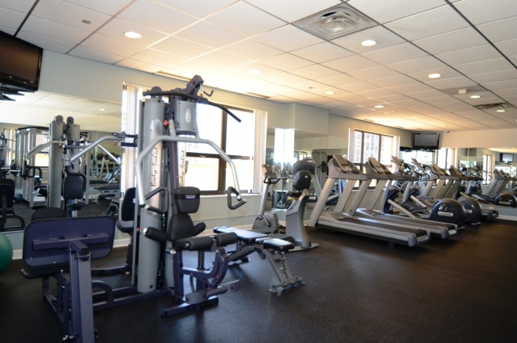 Foto principal - 1212 N Dearborn St