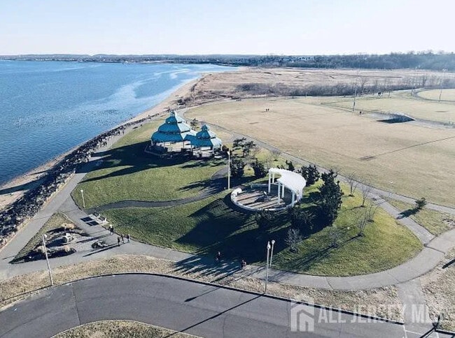 Building Photo - 606 Bayside Ct