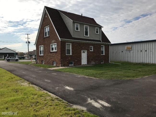 Building Photo - 3 br, 2 bath House - 6430 State Street