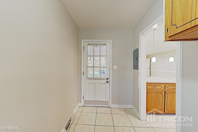 Foto del edificio - 5301 Providence Rd
