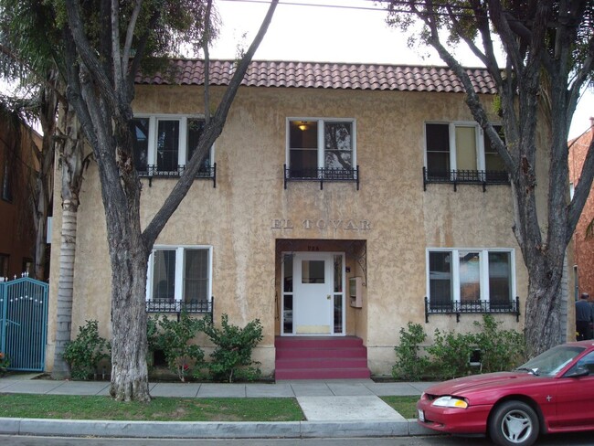Building Photo - 926 E Appleton St