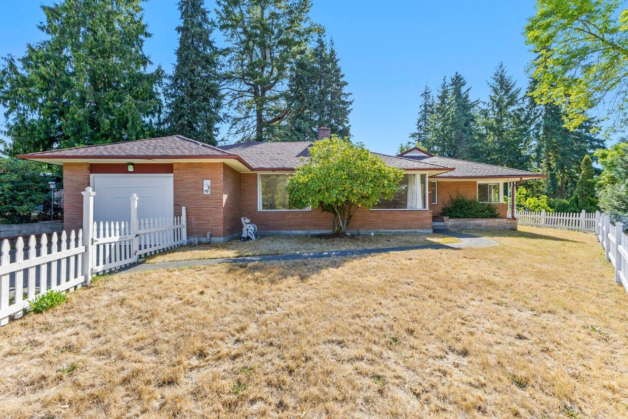 Primary Photo - 4bd/2ba Seattle House