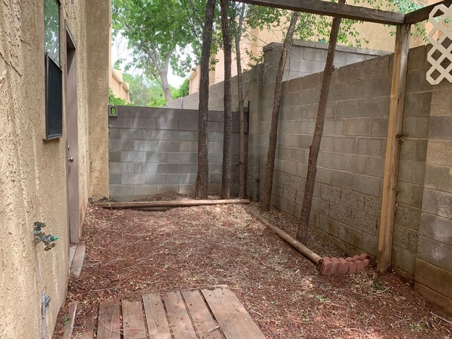 Foto del edificio - Townhome Style 2bed/1.5 bath
