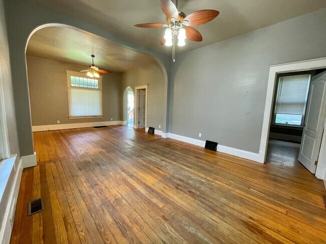 Foto del edificio - AVAILABLE NOW! Move-In Special! Half Off F...