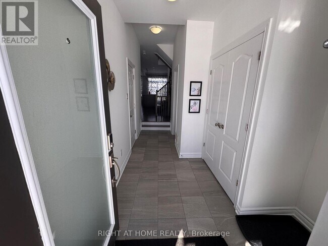 Photo du bâtiment - 231 Osterley Wy