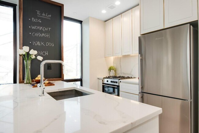 Foto del edificio - 635 4th Ave