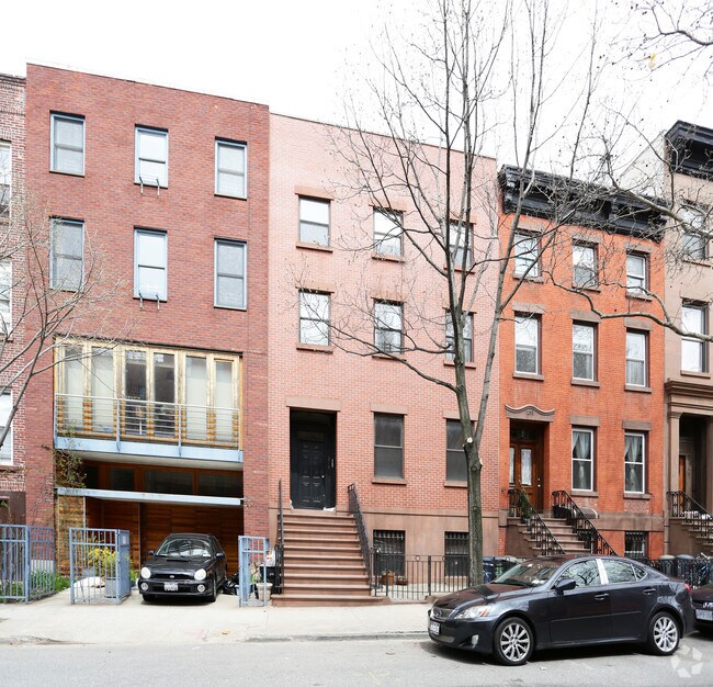 Building Photo - 275 Sackett St