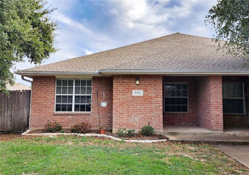 Foto principal - 926 Crepe Myrtle St