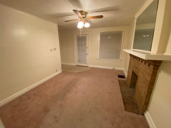Building Photo - 211 S Souder Ave