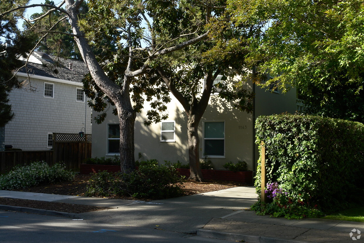 Building Photo - 1143 Pine St