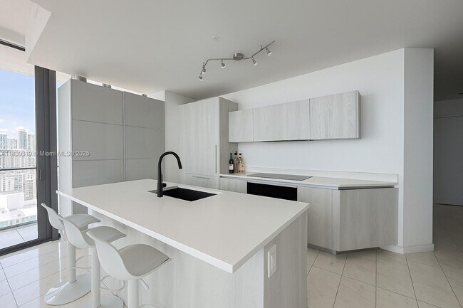 Foto del edificio - 480 NE 31st St