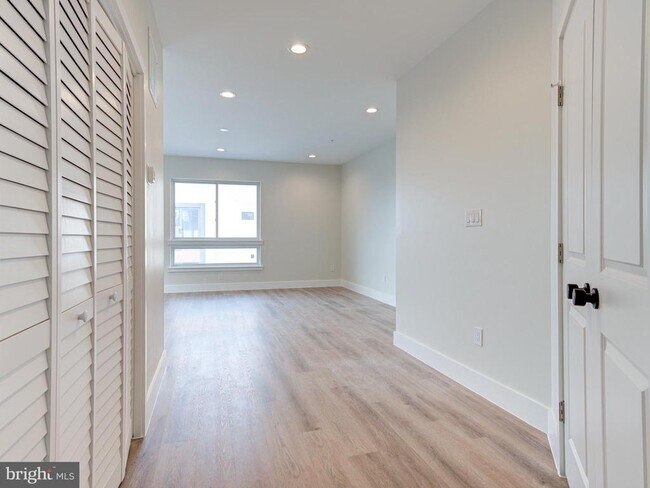 Foto del edificio - 630 Moyer St