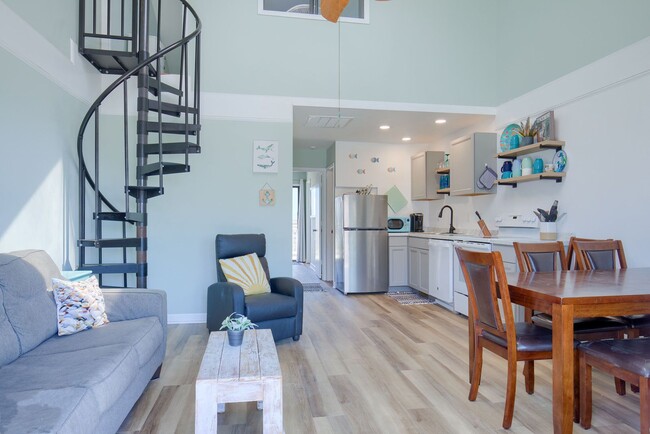 Foto del edificio - FURNISHED OFF-SEASON MONTHLY RENTAL-STARTI...