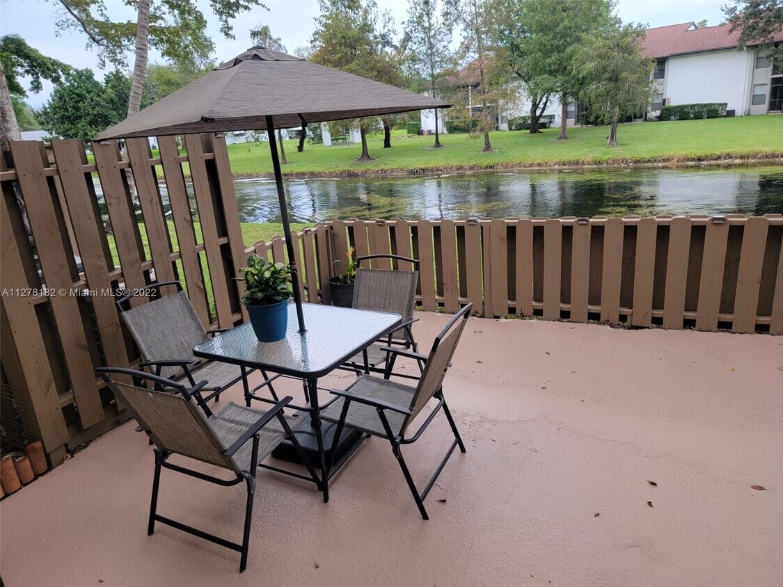 870 NW 81st Way, Plantation, FL 33324 Townhome Rentals in Plantation