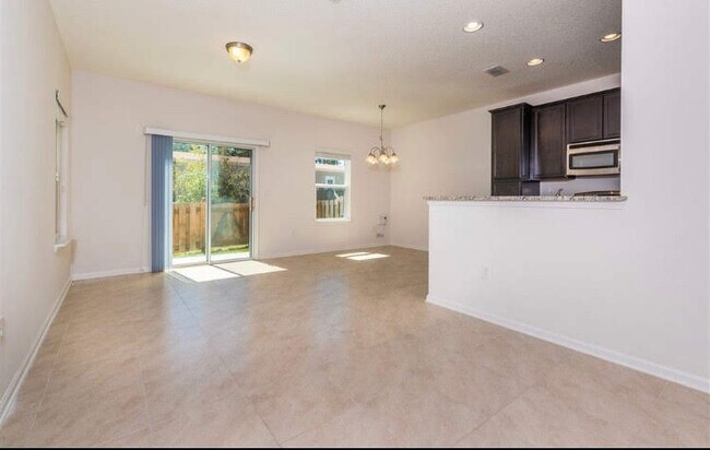 Foto del edificio - 126 Moultrie Village Ln
