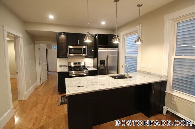 Building Photo - 125 Princeton St