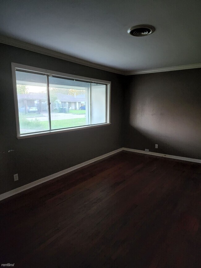Building Photo - 4 br, 1 bath House - 5607 Rue Street