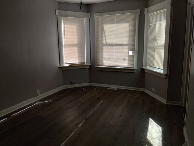 Building Photo - 8031 S Burnham Ave