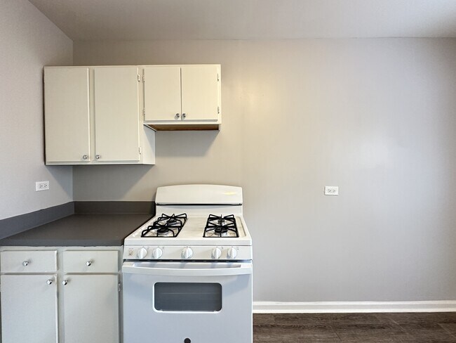 Foto del edificio - 5740 N Winthrop Ave