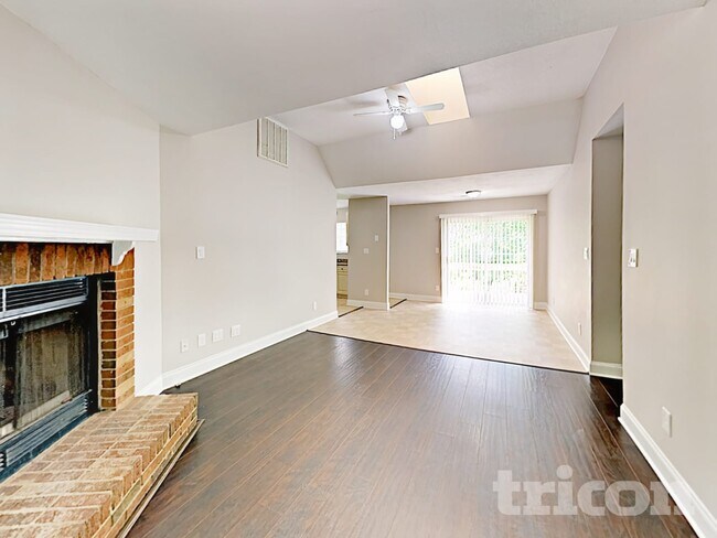 Foto del edificio - 6120 Coltswood Ct