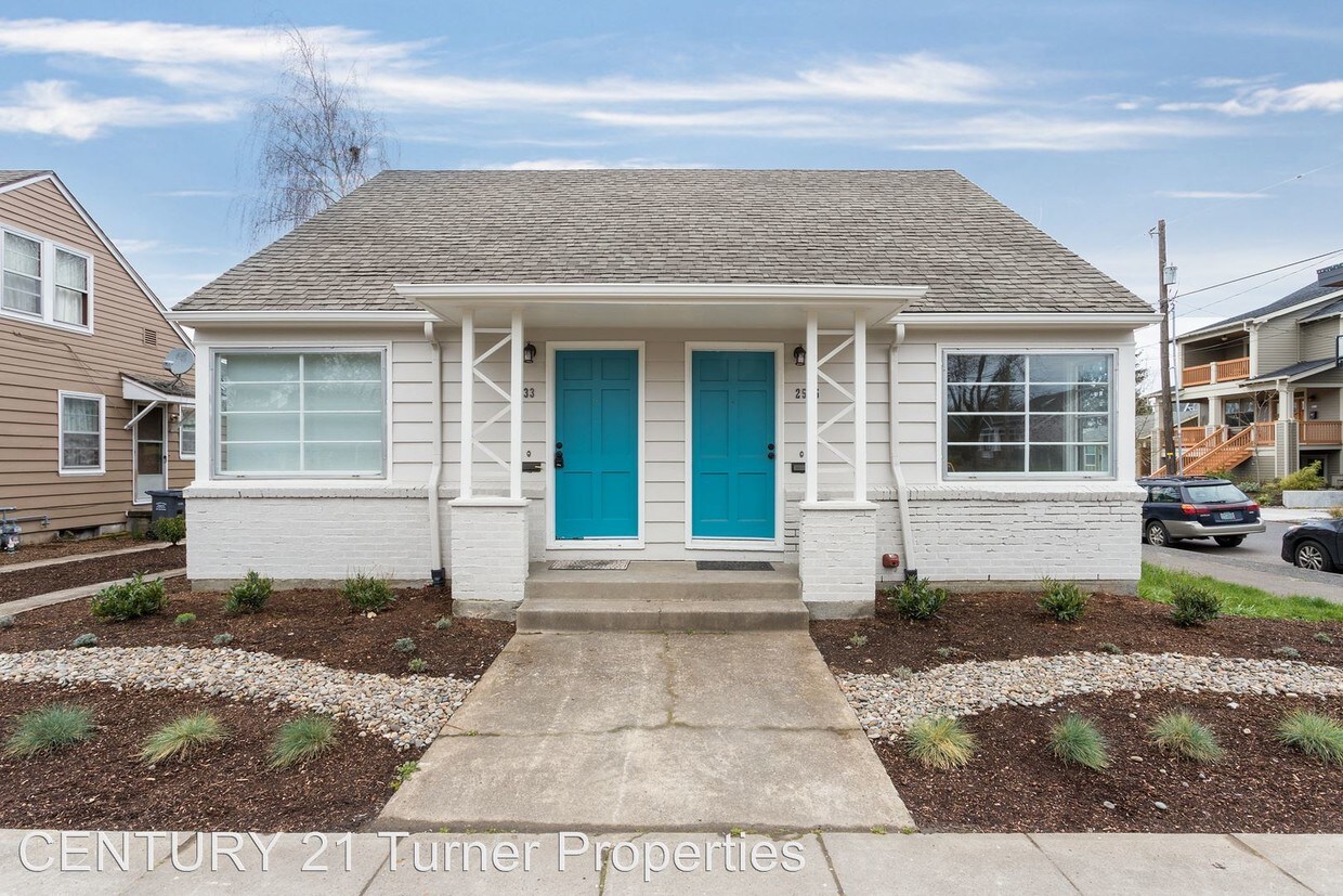 Foto principal - 2533 NE Prescott St