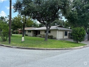 Building Photo - 1809 Duke Ave