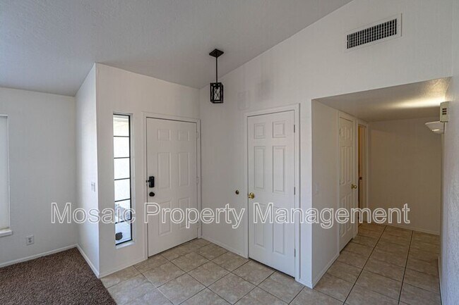 Building Photo - 1232 W Sea Crest Dr