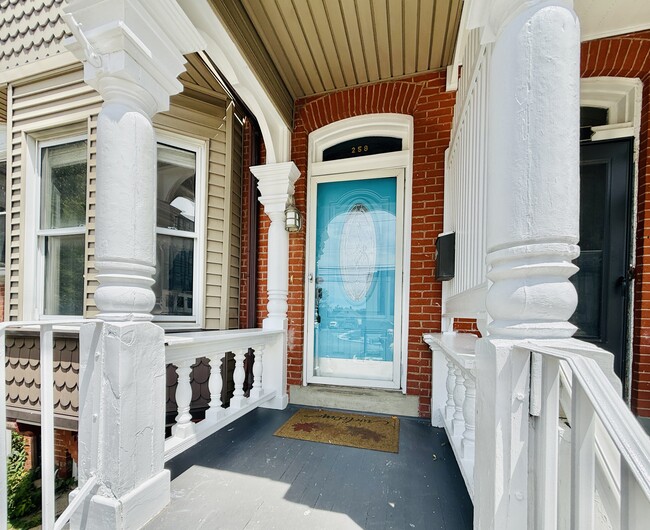Building Photo - 258 Broad St
