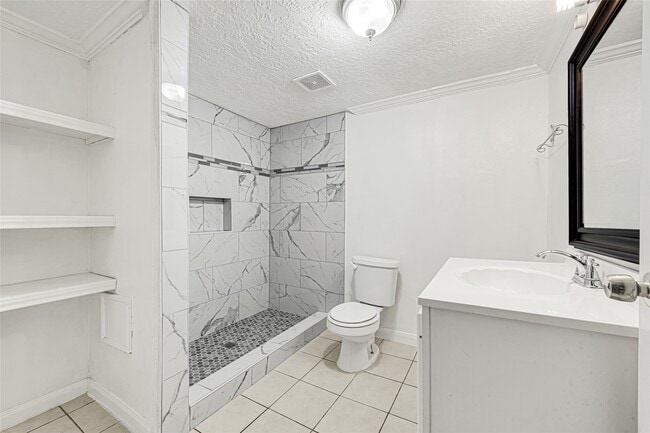 Building Photo - 8004 Mendez St