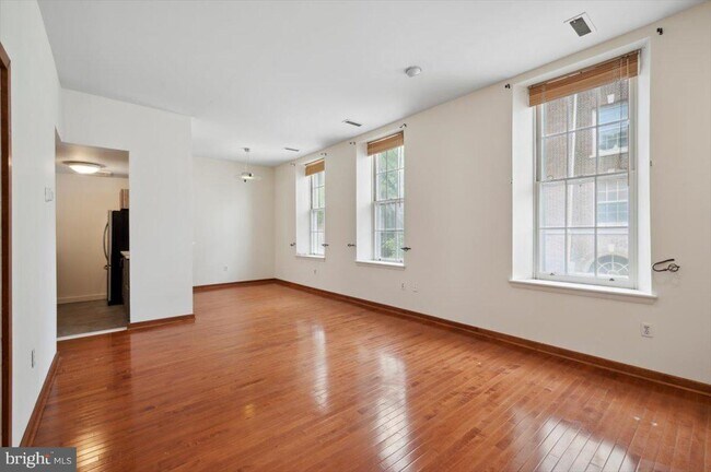 Foto del edificio - 3 N 2nd St